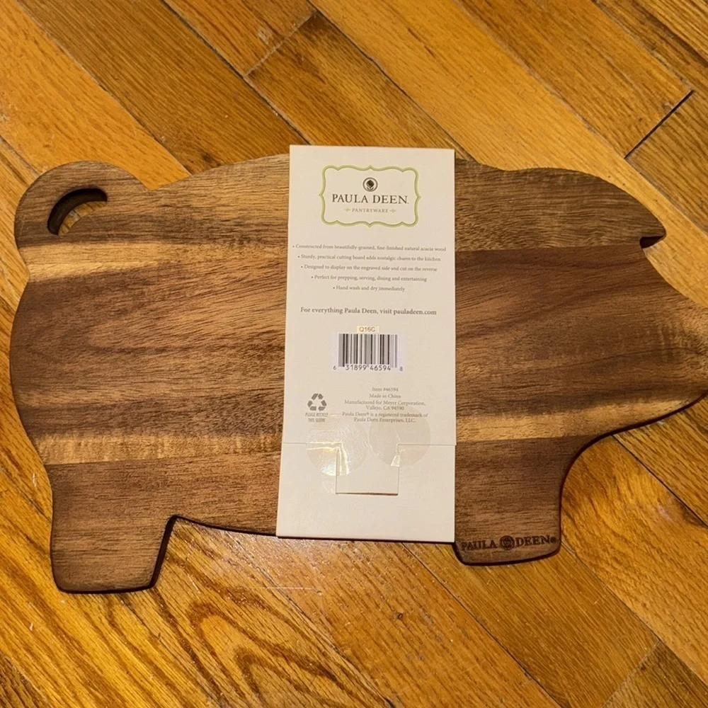 (NWT) HTF Paula Dean Pantryware Pig Shaped Acacia Wood Kitchen Cutting Board